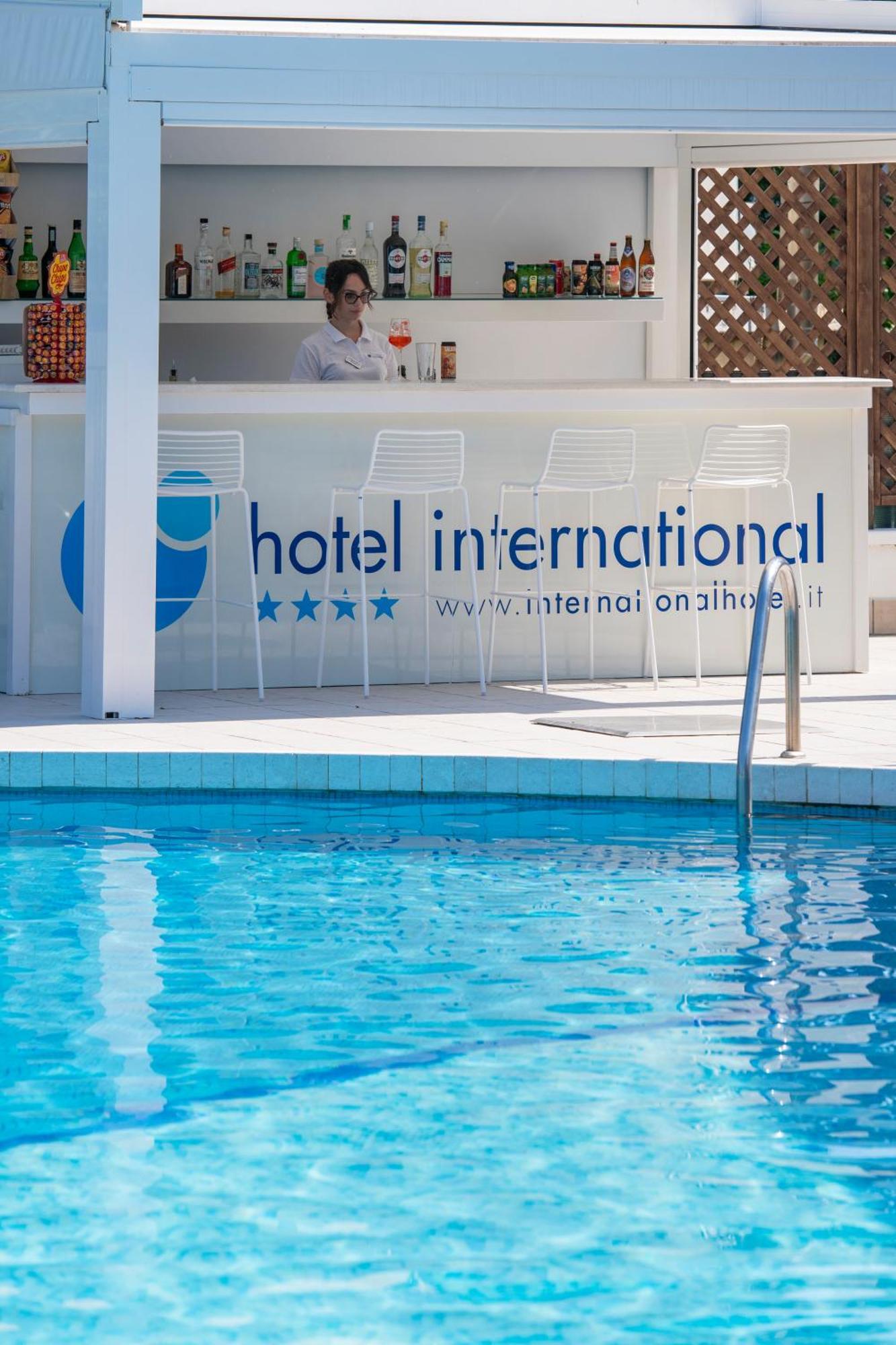 International Hotel & Suite Hotel