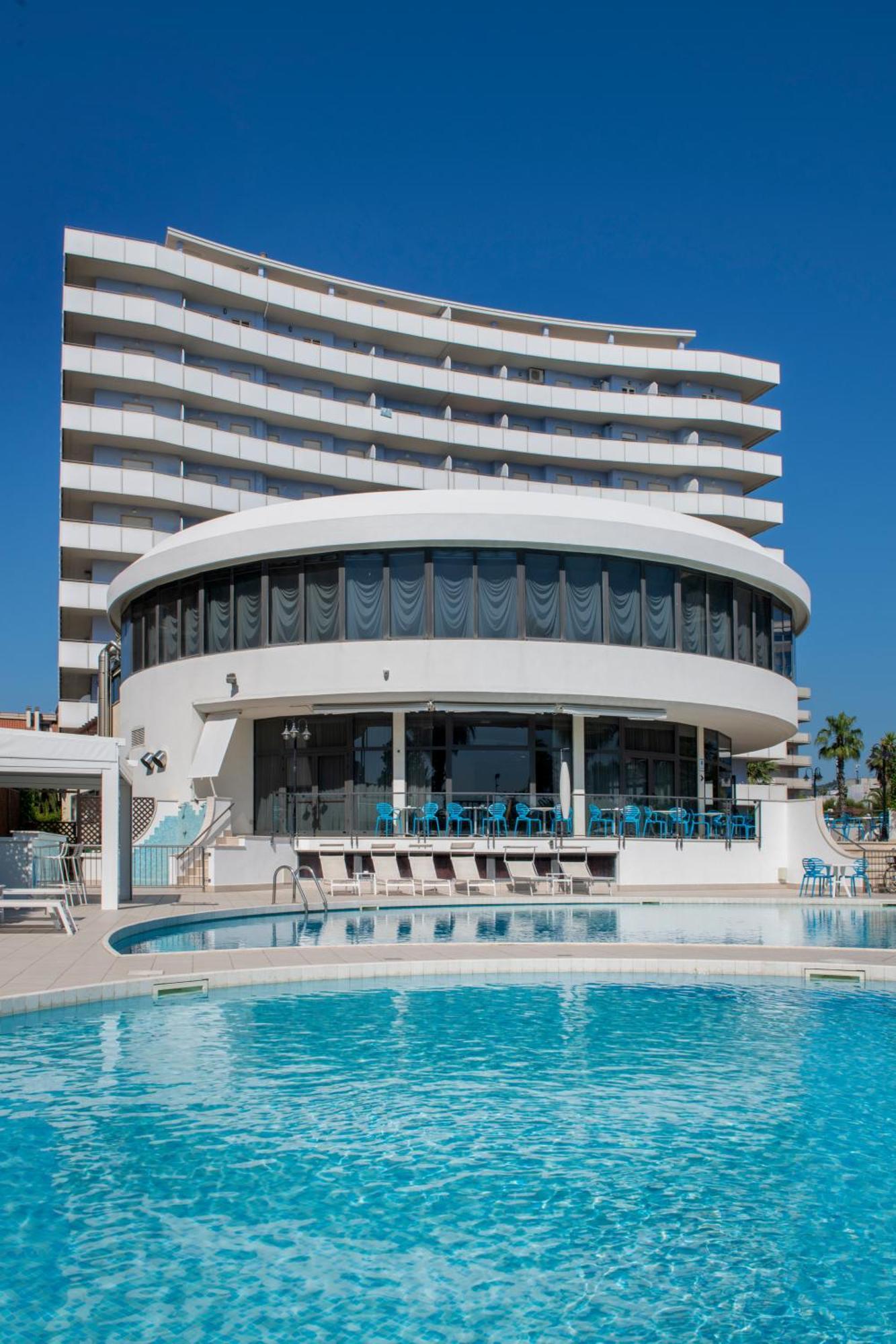 International Hotel & Suite 4*