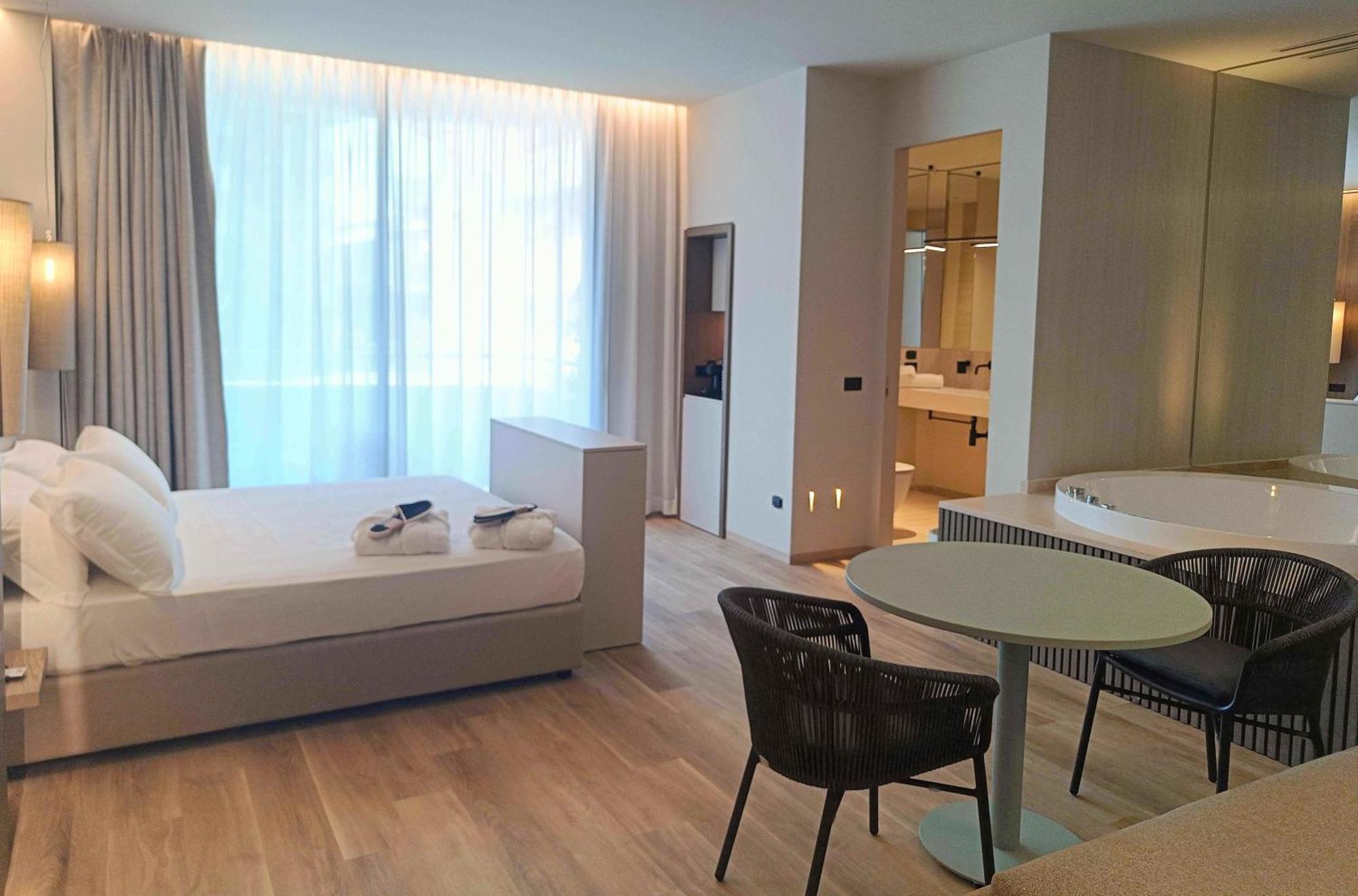 International Hotel & Suite Hotel